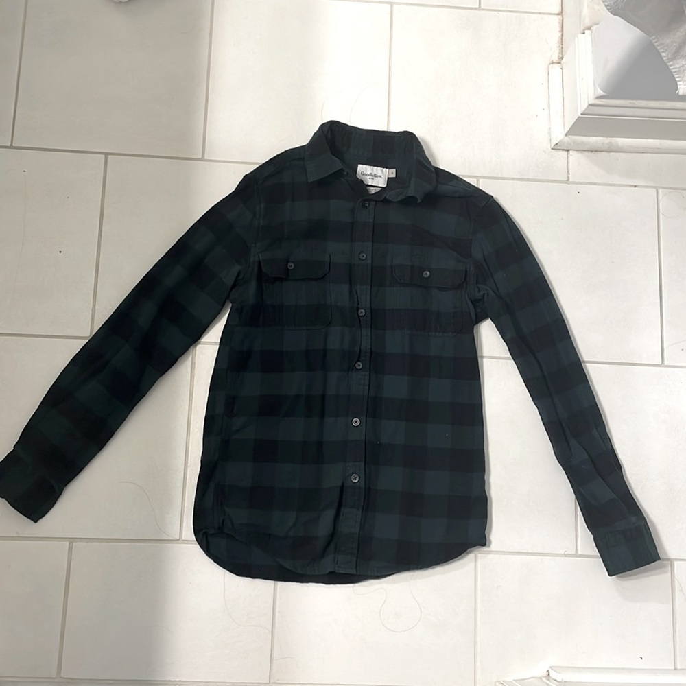 Goodfellow and Co green and black plaid button down, men’s small